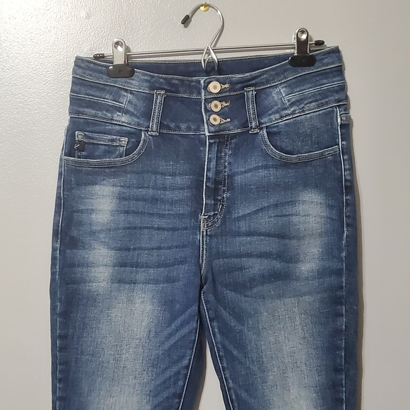 KanCan Women's High Rise Skinny Blue Dark Wash Jeans Size 28 - Picture 2 of 9